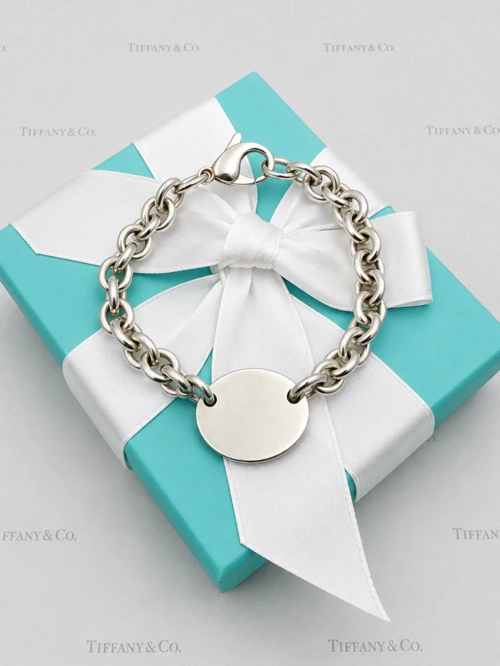 Tiffany & Co. Return to Tiffany Oval Tag Link Bracelet Sterling Silver Gift Box